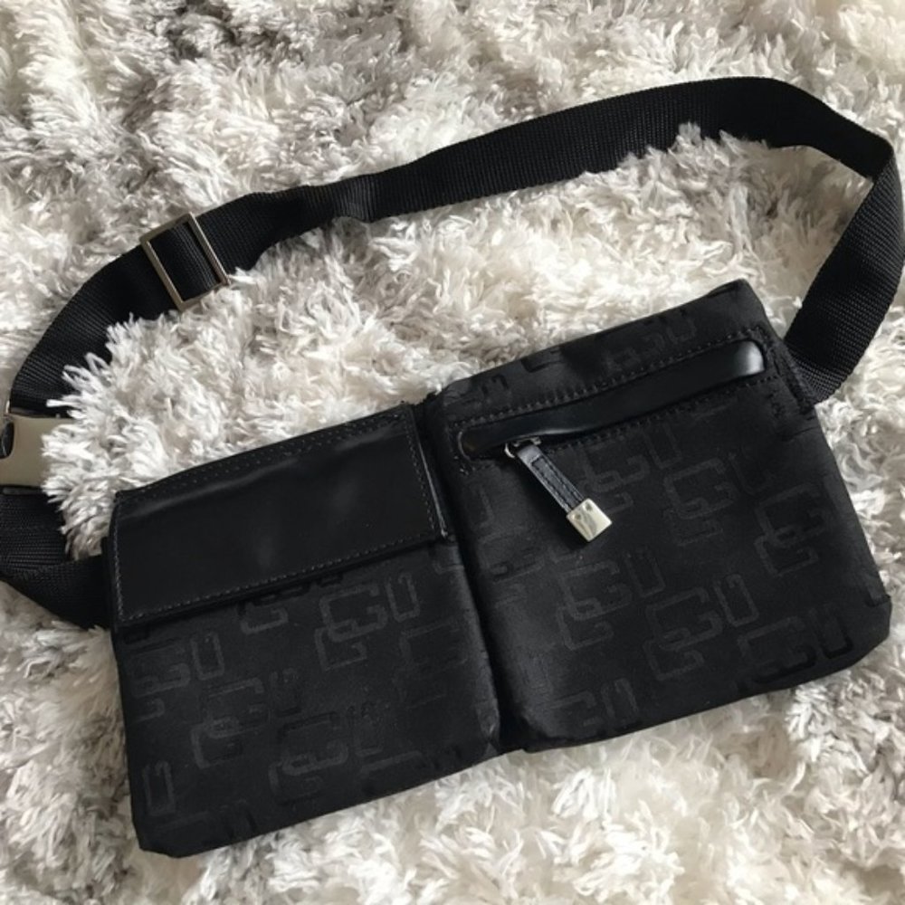 Fanny pack waist bag with adjustable bucket strap